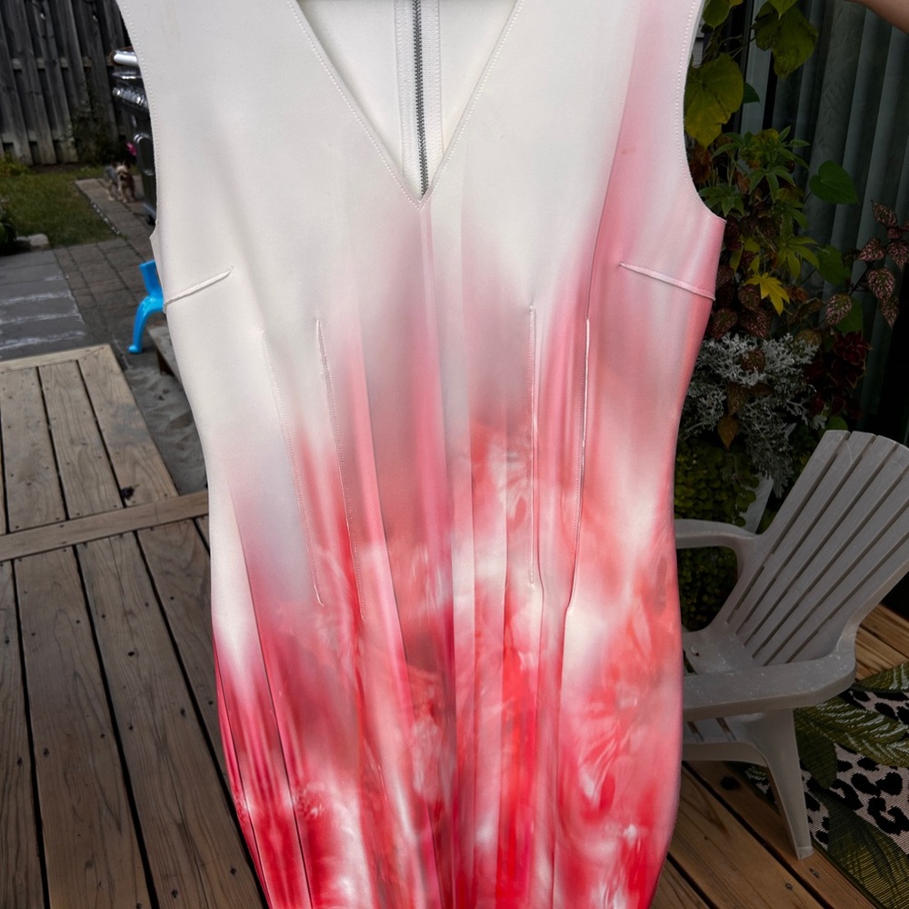 Elie Tahari Red and White Gradient Midi Dress